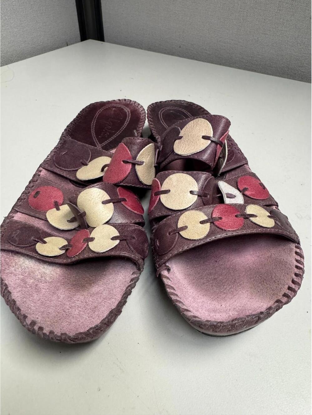 Clarks Women's Leather  Wine Slide With Dots Size 6